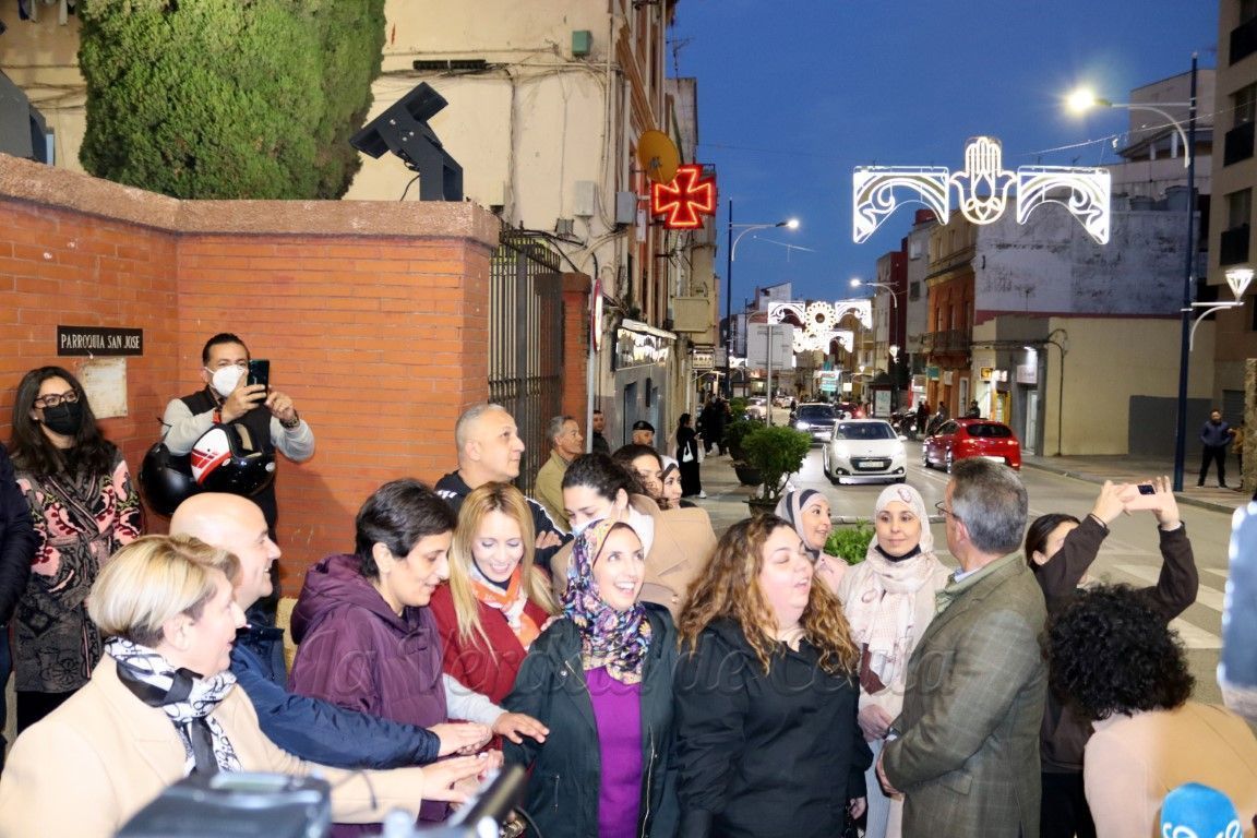 Inaugurado el alumbrado que iluminará las calles durante el mes del  Ramadan