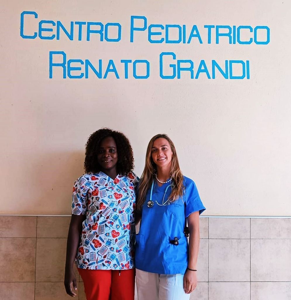 La doctora Inês de Gusmão imparte formación sanitaria en Guinea-Bisáu dentro del proyecto de Cooperación Internacional del COMCE