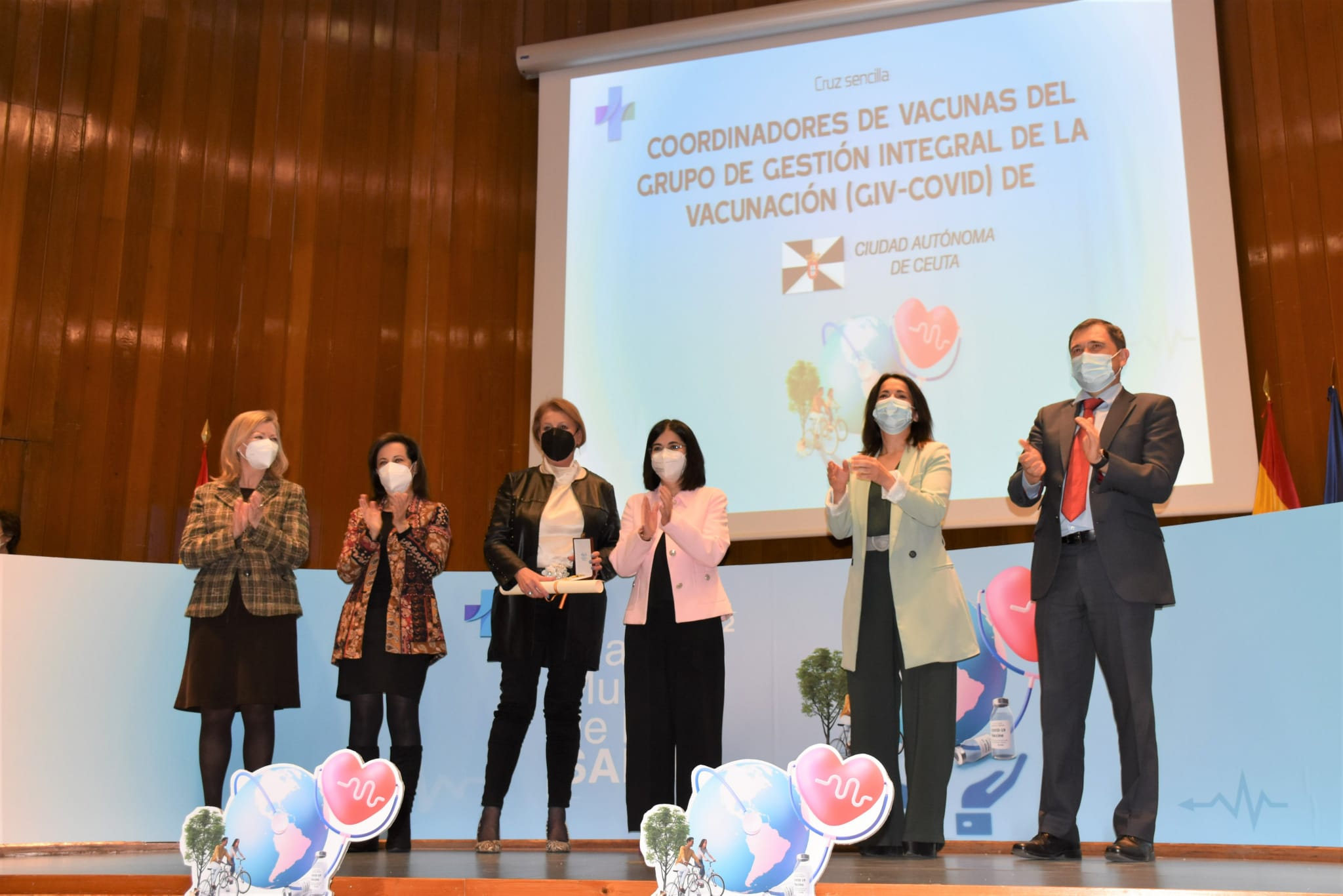 La Consejería de Sanidad, distinguida con la Cruz Sencilla de la Orden Civil por su gestión de la vacunación  