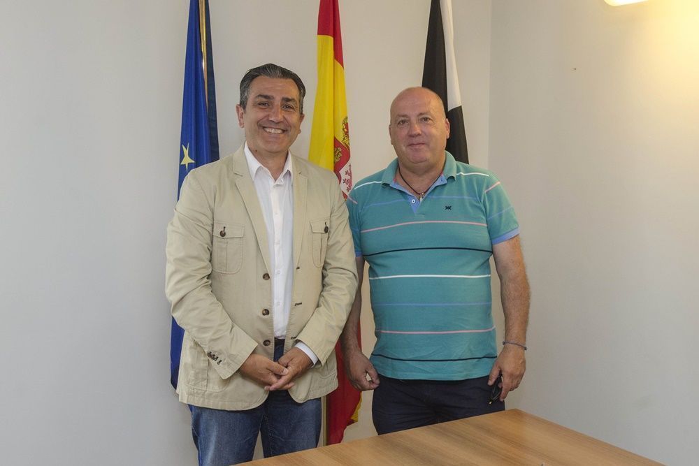 La Ciudad firma un convenio con la Agrupación Musical La Amargura
