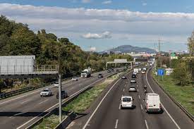 El Gobierno actualiza la normativa nacional en materia de transporte terrestre y aéreo