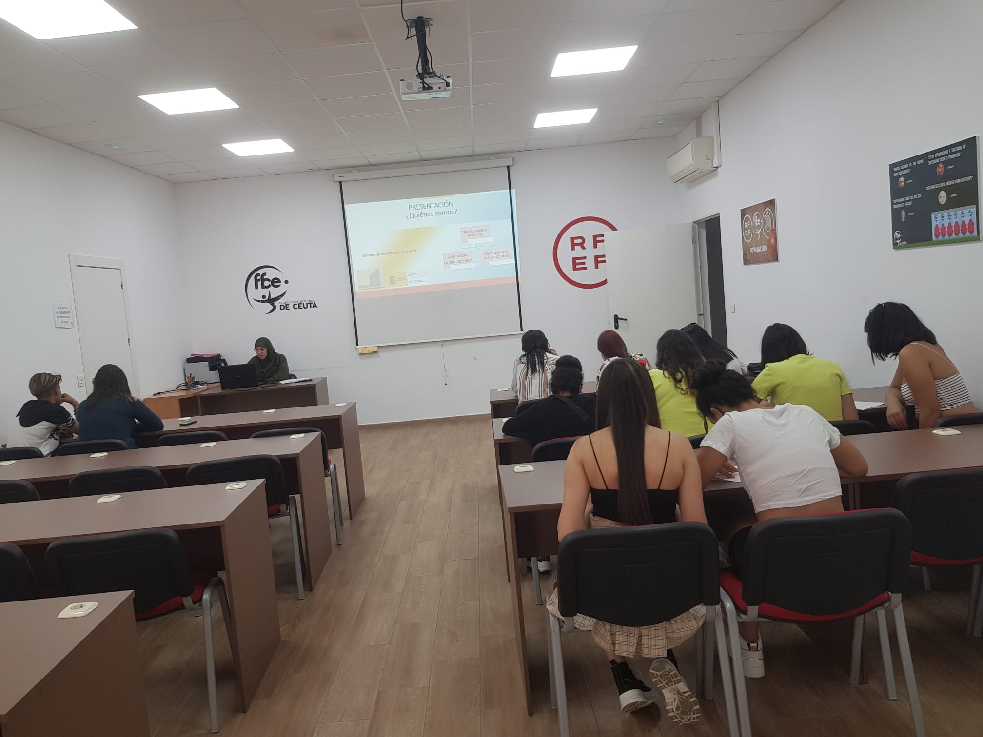 Márgenes y Vínculos inicia una campaña de prevención a adolescentes por las adicciones con o sin sustancias