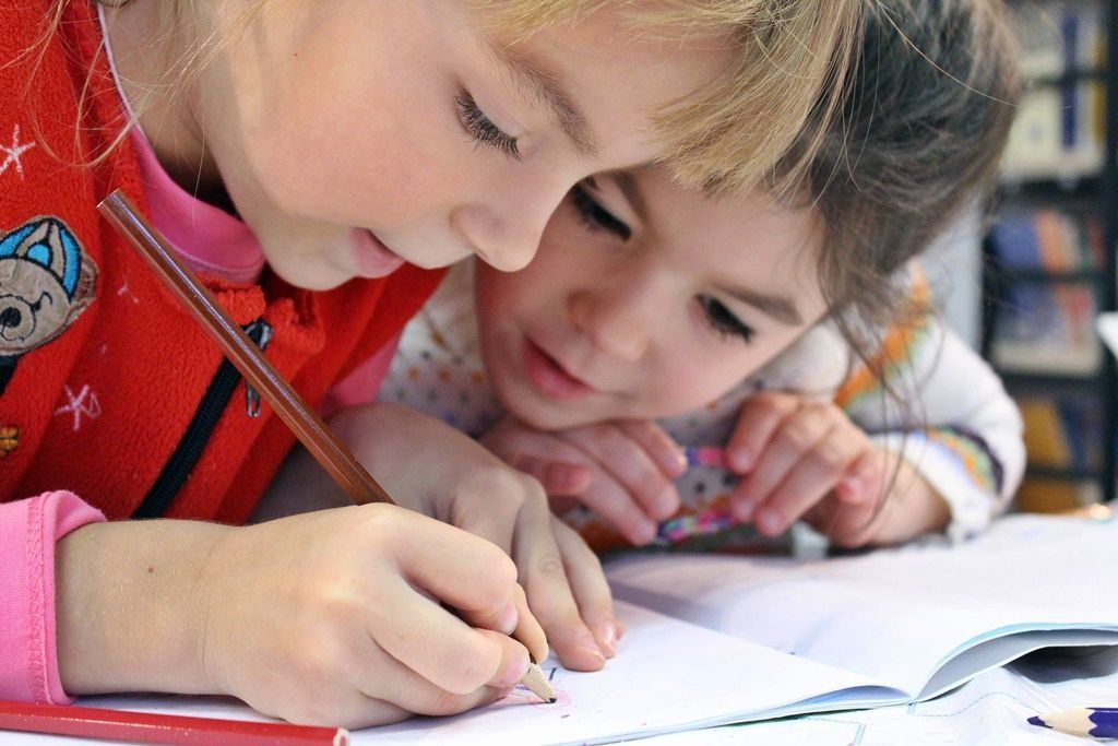 Ópticos-optometristas recomiendan realizar revisiones visuales para prevenir la ambliopía que puede afectar al rendimiento académico de más de 100.000 niños que la sufren