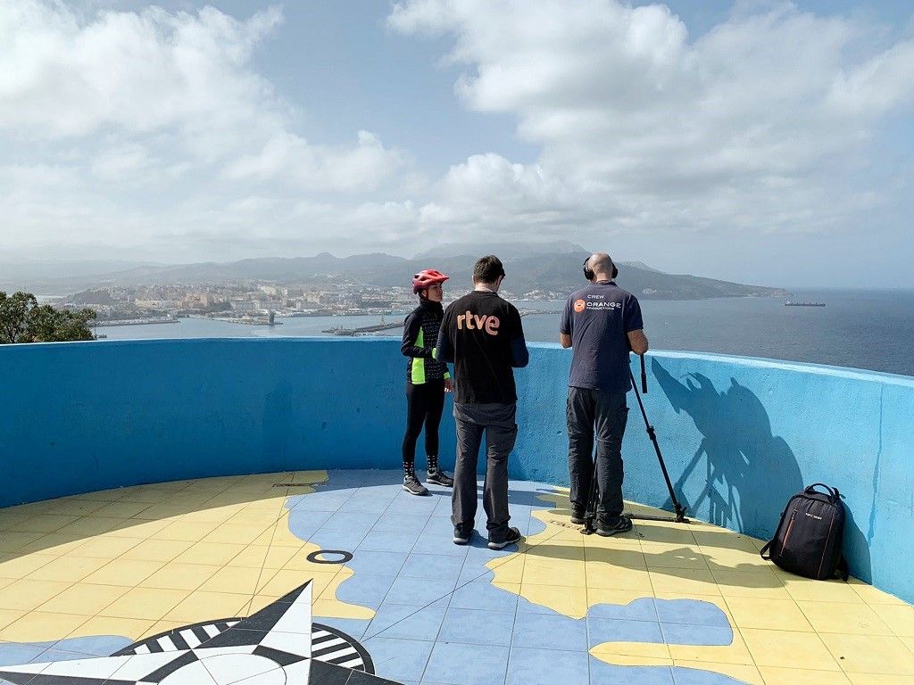 Servicios Turísticos organiza la grabación de las rutas naturales de Ceuta para el programa 'Senderos del mundo'