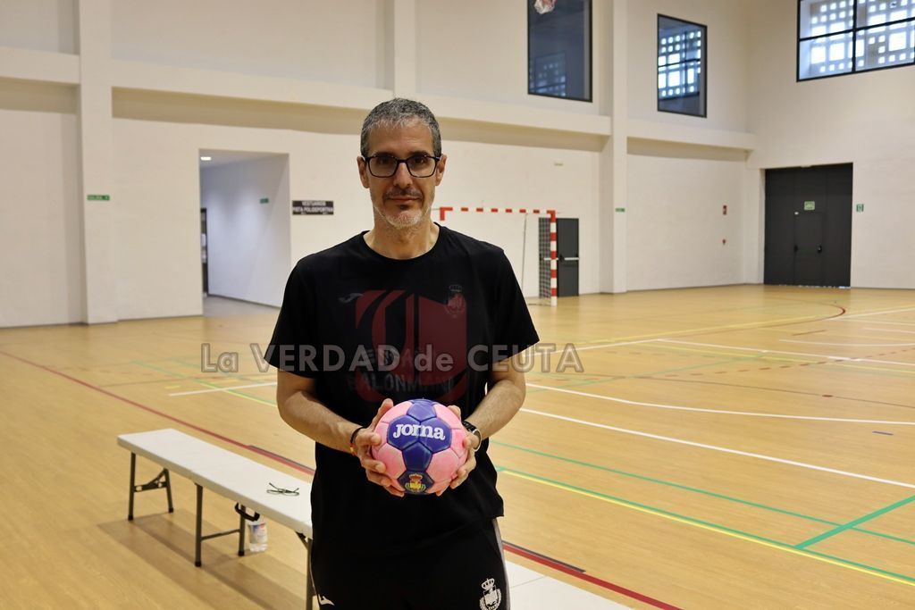 José Prades: “Se nota que en Ceuta hay ganas de balonmano”