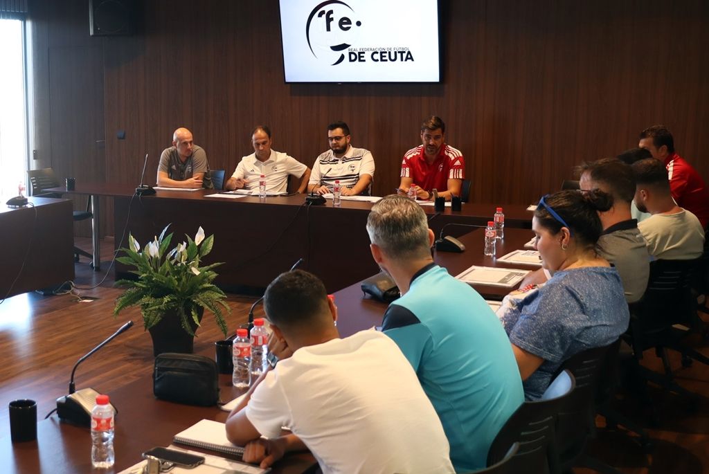 La Comisión de Fútbol Base se reúne con los coordinadores de los Clubes para valorar el inicio de la temporada y presentar varios proyectos