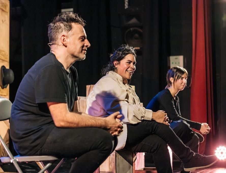 El IES Siete Colinas acoge una obra de teatro en francés