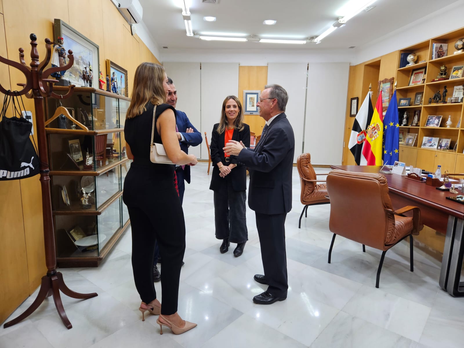 Vivas recibe a la vicerrectora de Estudiantes e Inclusión de la UNED
