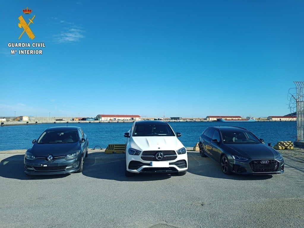 Tres detenidos en el puerto con coches de alta gama robados en Europa y España