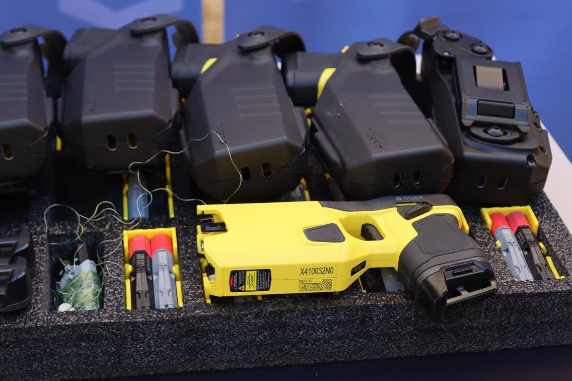 Taser Policia Nacional 0711 05