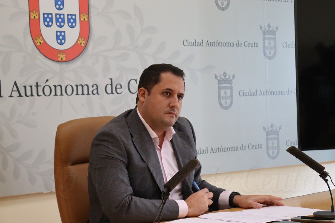 Ramírez considera positivo invertir 18 millones de euros en construcción de viviendas en Ceuta, como pide el MDyC