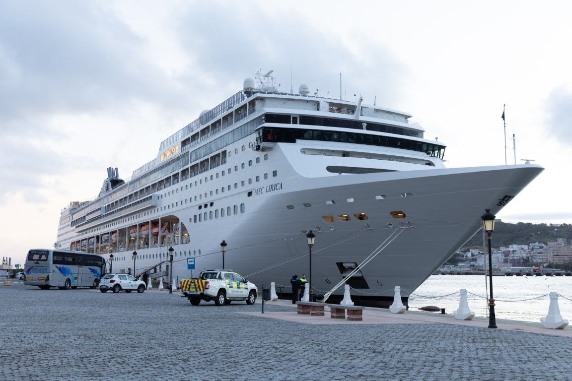 El crucero ‘MSC Lírica’ realizará este viernes la última escala en Ceuta de este año