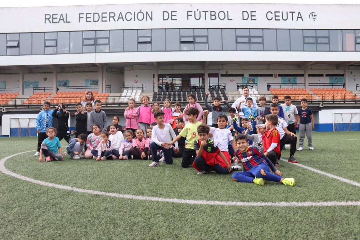 ‘Ceuta te enseña’ inicia un nuevo curso en la Ciudad del Fútbol de la RFFCE 