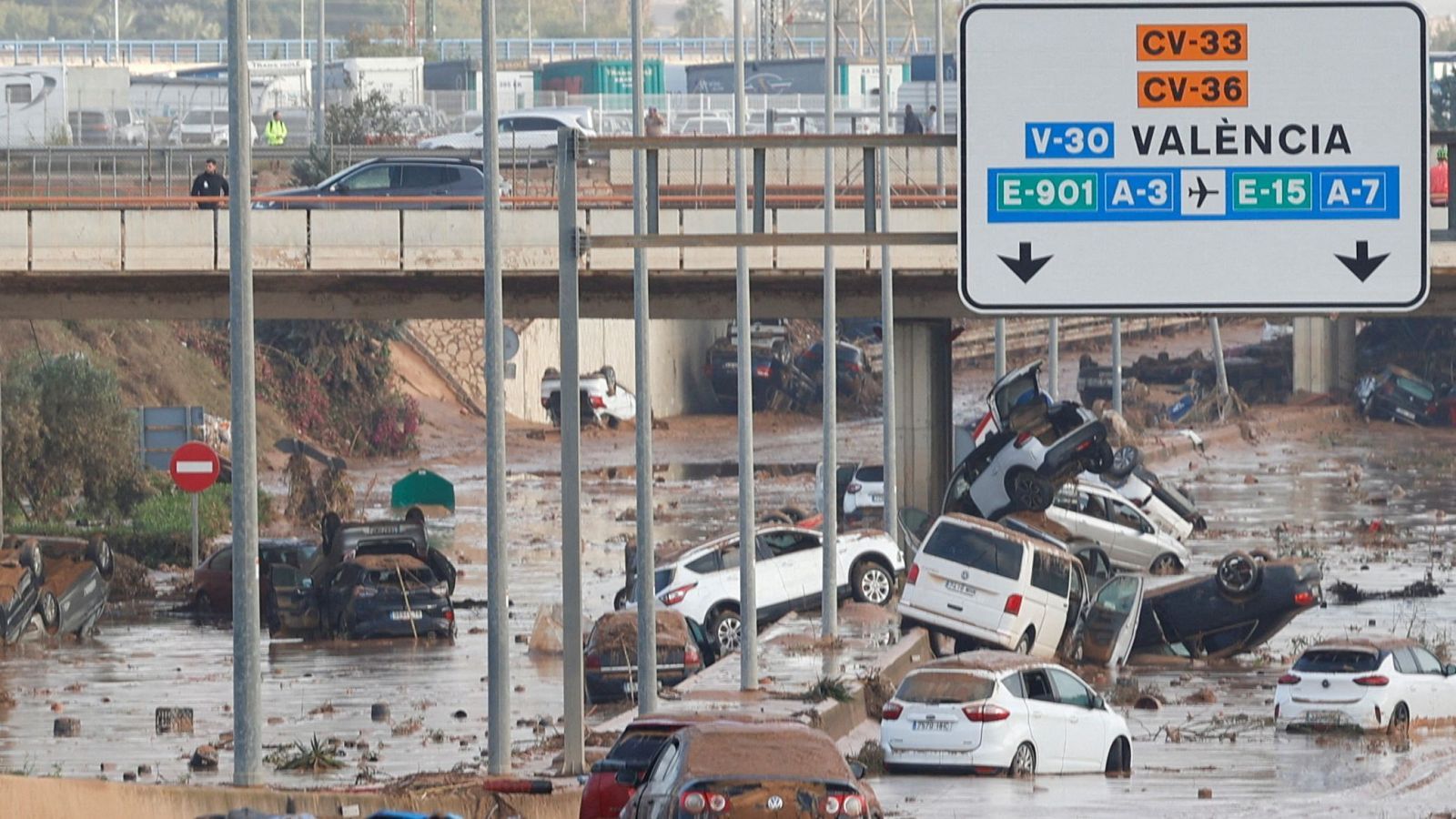La DANA deja ya 220 fallecidos y 36.721 rescatados