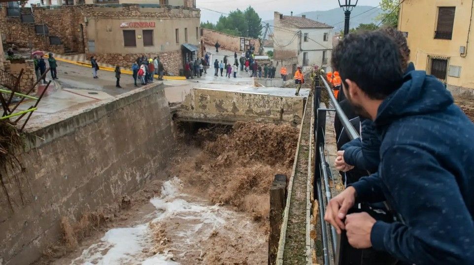Los sindicatos convocan un paro de 10 minutos este viernes por la catástrofe de la DANA