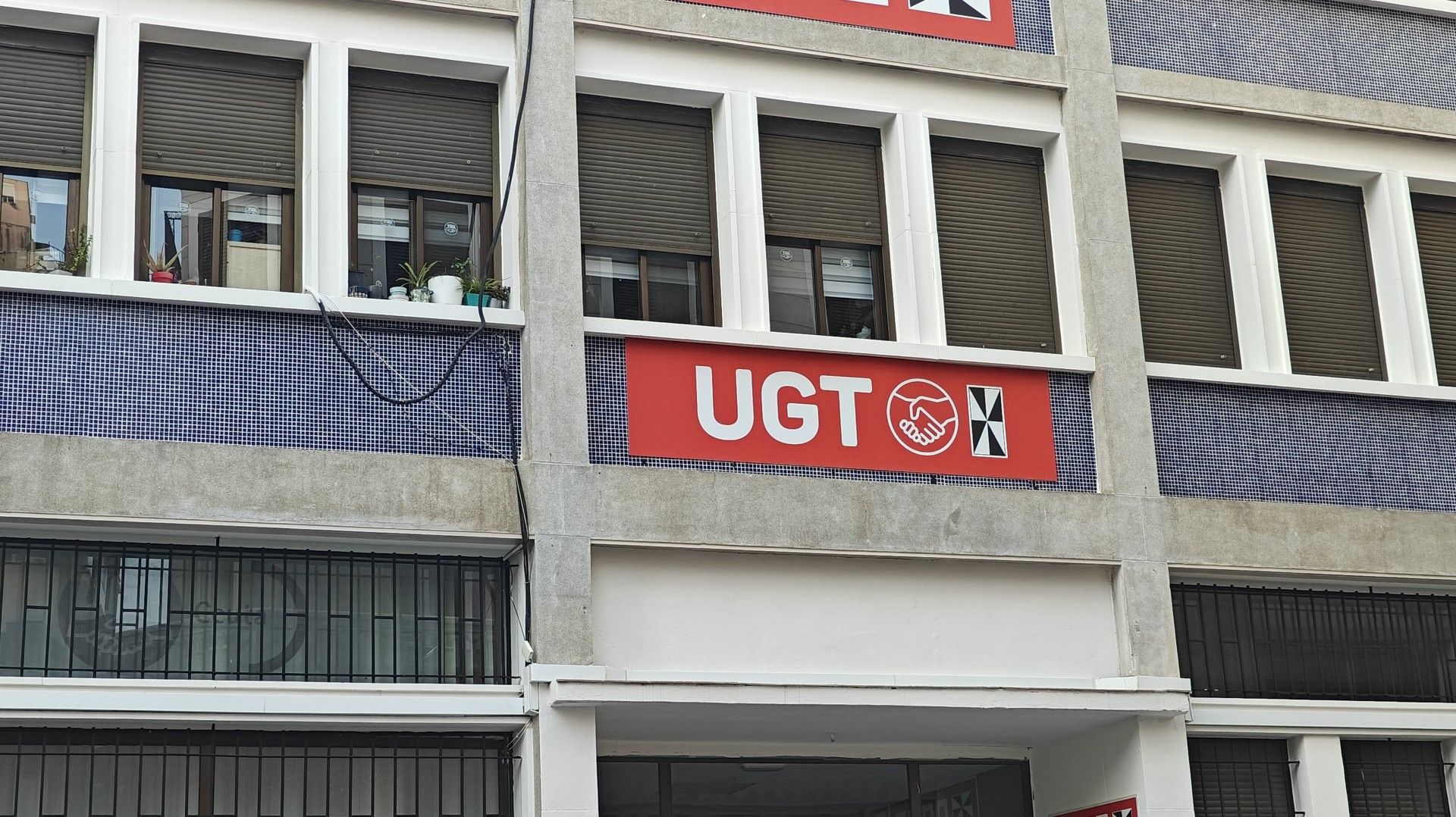 UGT denuncia ataques a ambulancias que ya han dejado trabajadores lesionados y de baja