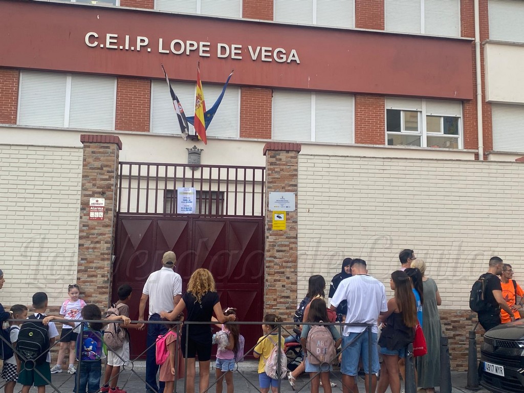 UGT, CSIF y ANPE convocan una concentración ante el «incumplimiento» de los compromisos de seguridad en los centros educativos
