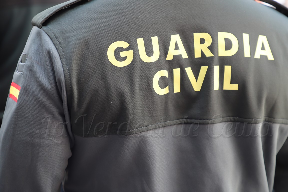La Guardia Civil localiza e investiga a un motorista que se dio a la fuga por el monte