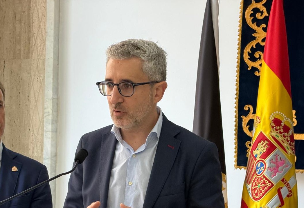 El ministro Arcadi España dice en Ceuta que la vuelta de Puigdemont es un “gesto de reconciliación”