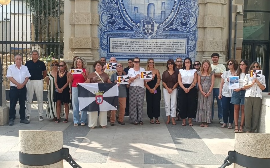 Los trabajadores de la Ciudad mantienen sus concentraciones diarias ante el Palacio de la Asamblea