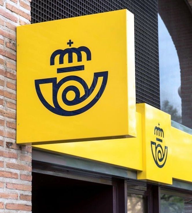 Correos presenta un sello dedicado al 50 aniversario del fallecimiento de Clara Campoamor