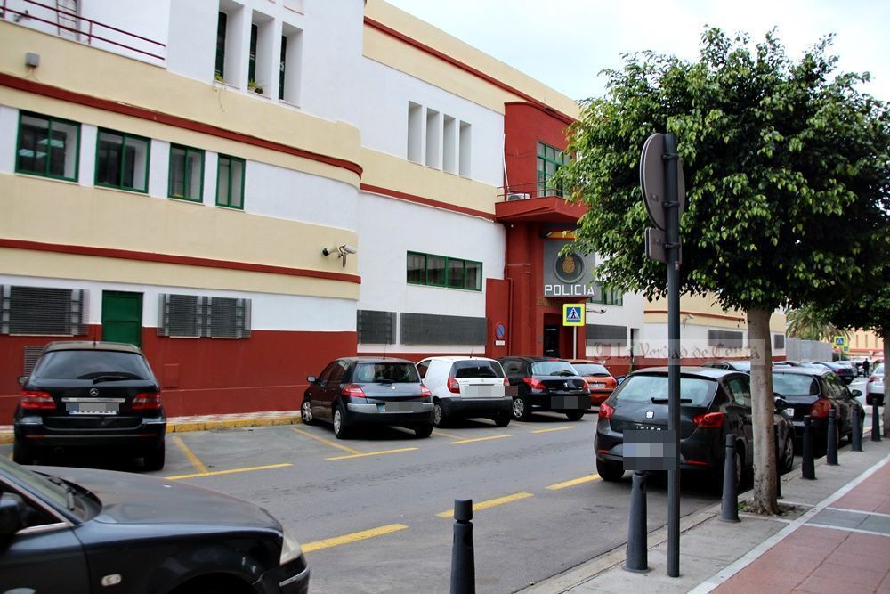 La Policía Nacional detiene a una persona e investiga otra por incendiar su propio vehículo