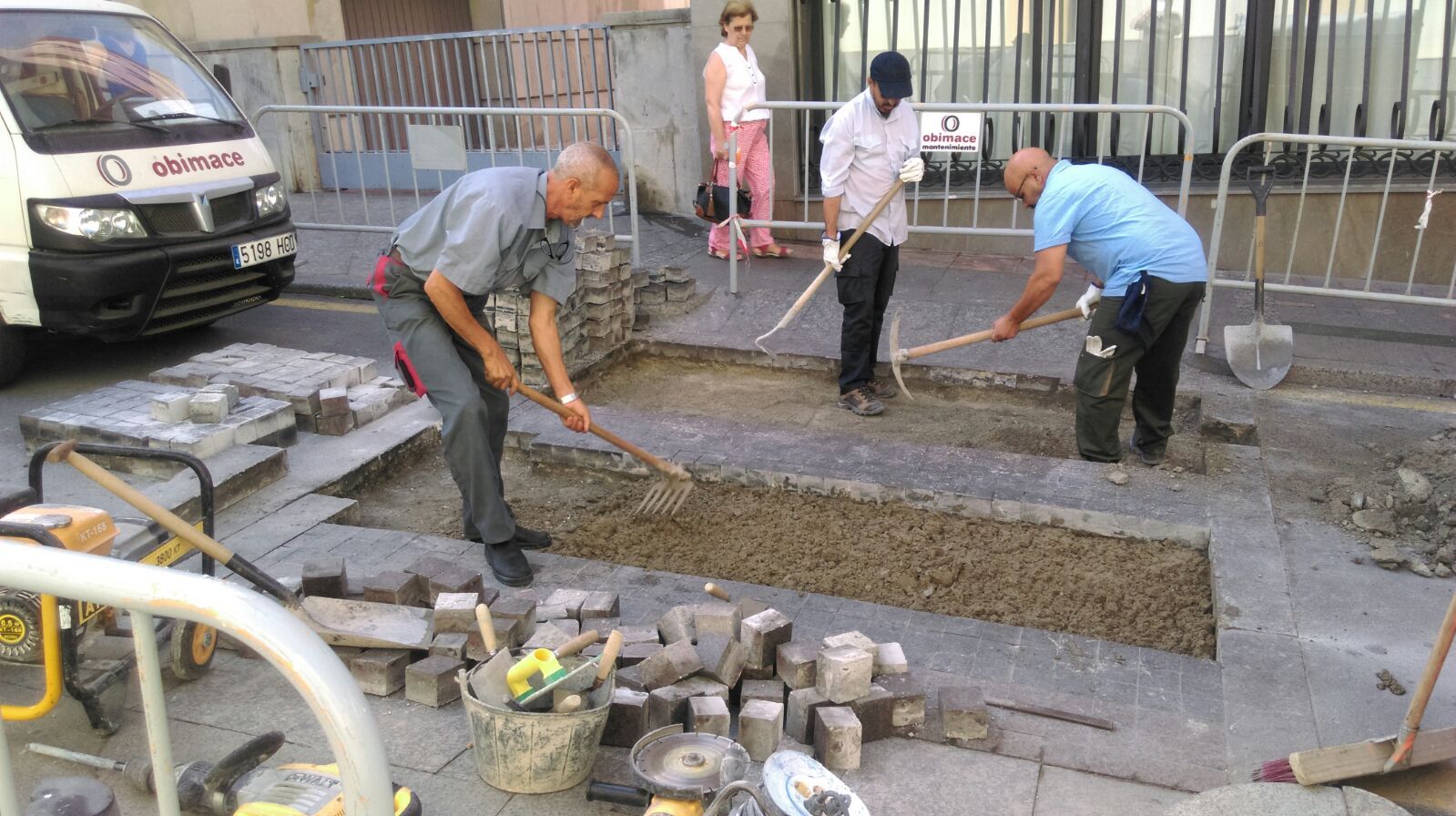 Los operarios de Obimace adecentan varias zonas de la ciudad. Cedida